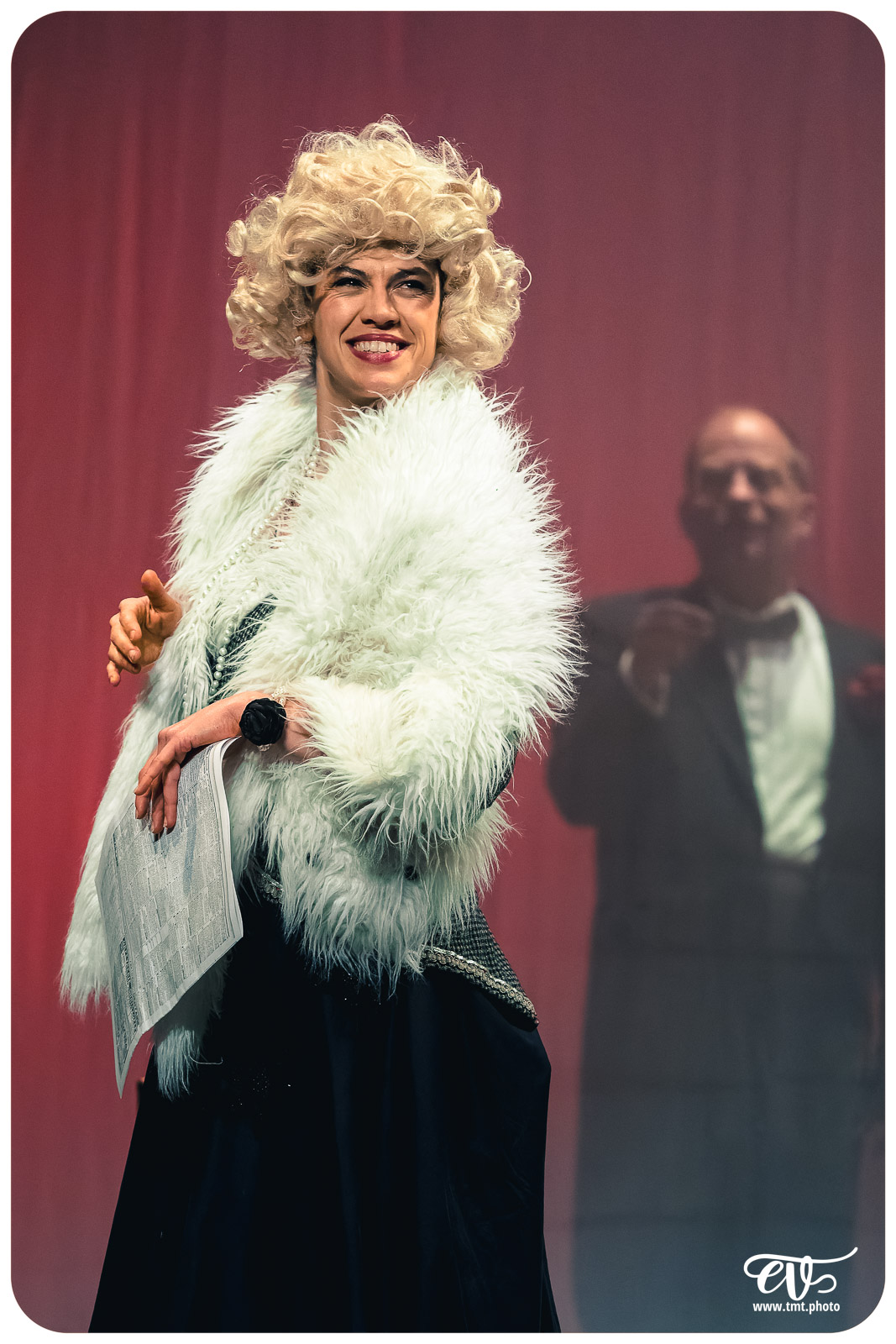 UN FIL A LA PATTE (CIE VIVA)